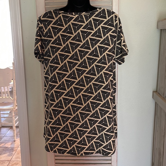 Lula roe shirt size M - Picture 3 of 5